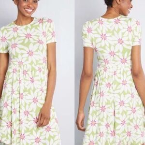 ModCloth Ensemble Observation Floral Knit Dress Medium (Spring)